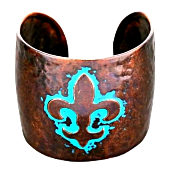 FLUER DE LIS CUFF BRACELET - Picture 1 of 7